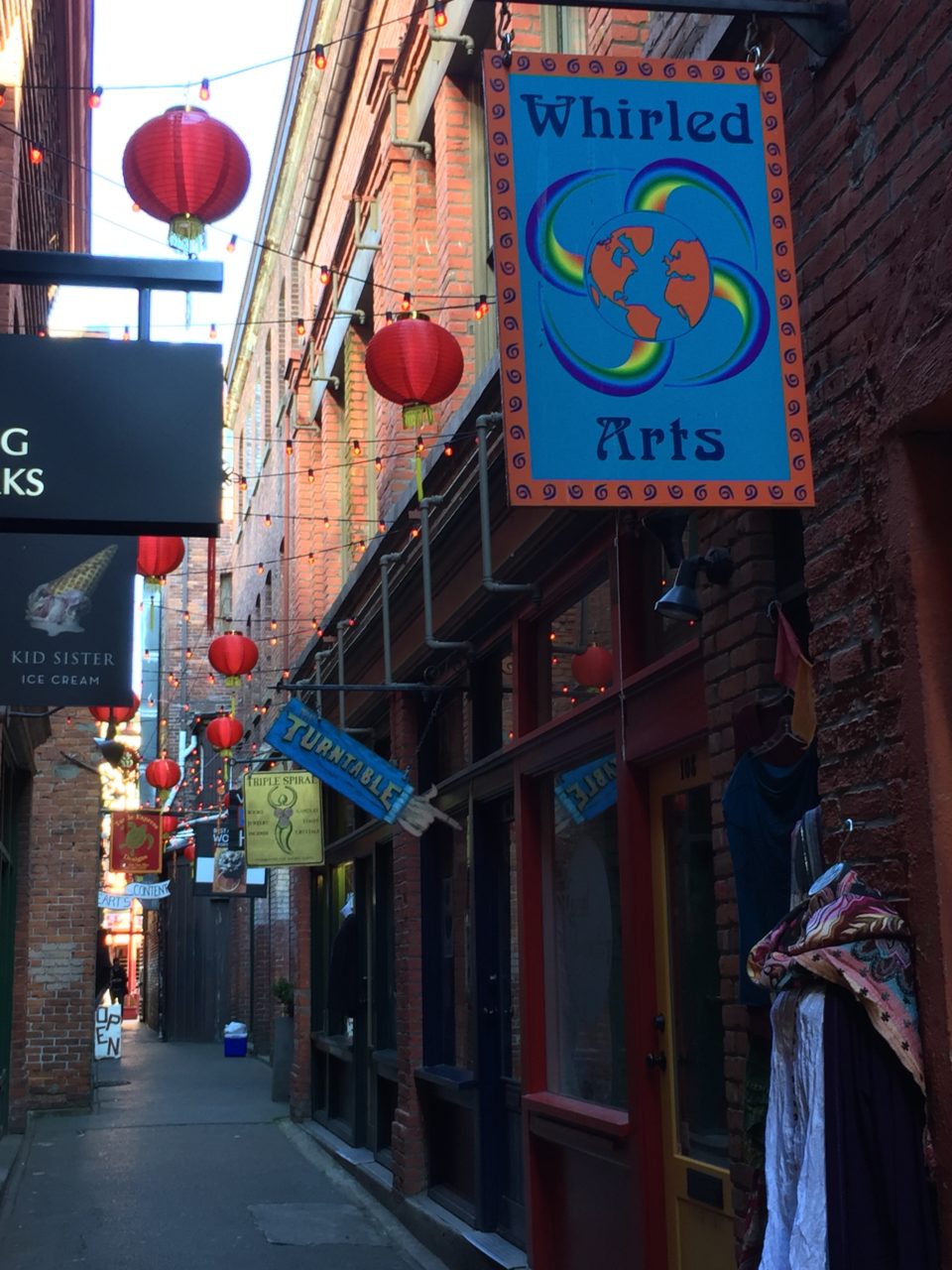 Fan Tan Alley in Victorias Chinatown